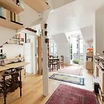 Veeve - Fontaines Du Temple Apartment